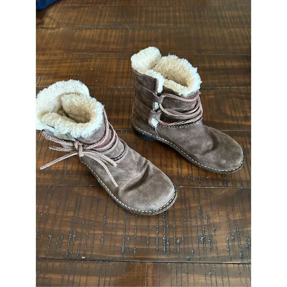 UGG caspia shearling